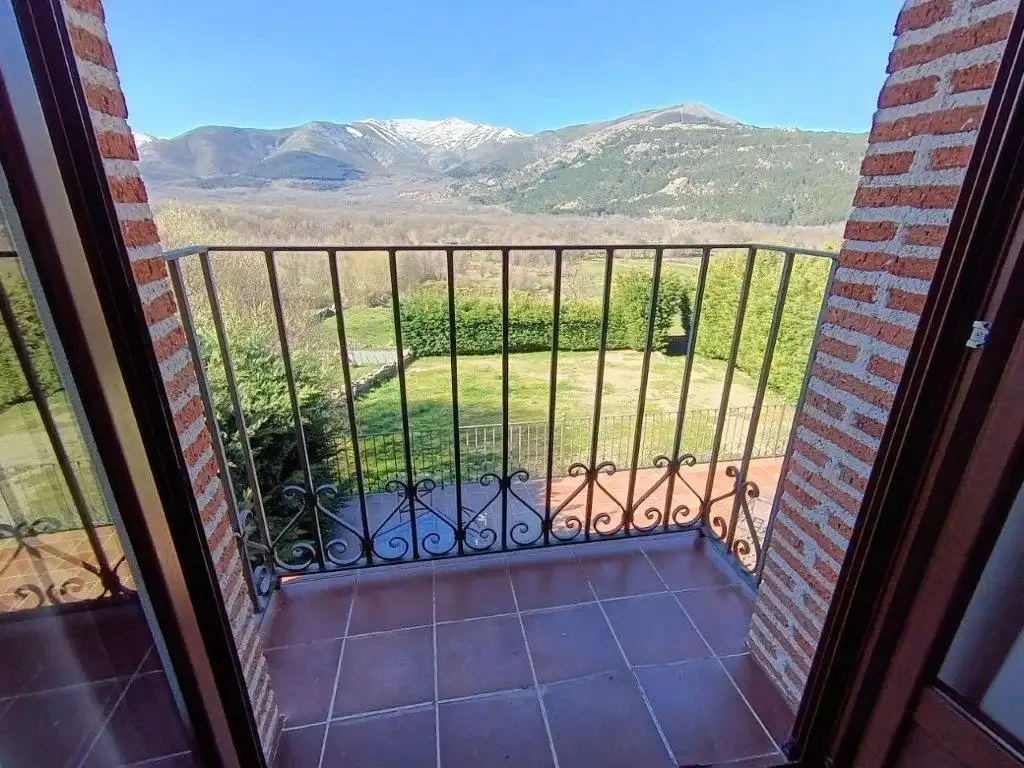 Balcony of Buildings for sale in Navalonguilla