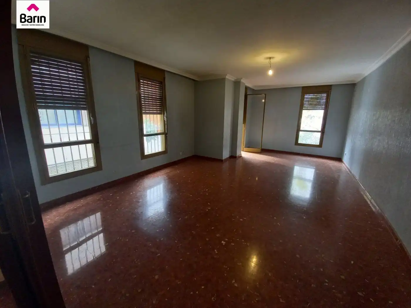 Wohnung zum Verkauf in Córdoba mit Klimaanlage, Terrasse und Abstellraum