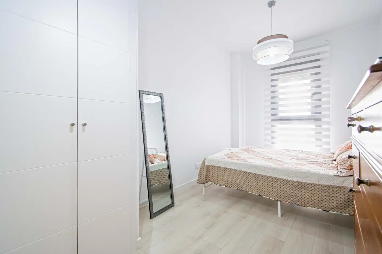 Bedroom of Flat for sale in Sevilla  with Air Conditioner, Heating and Private garden