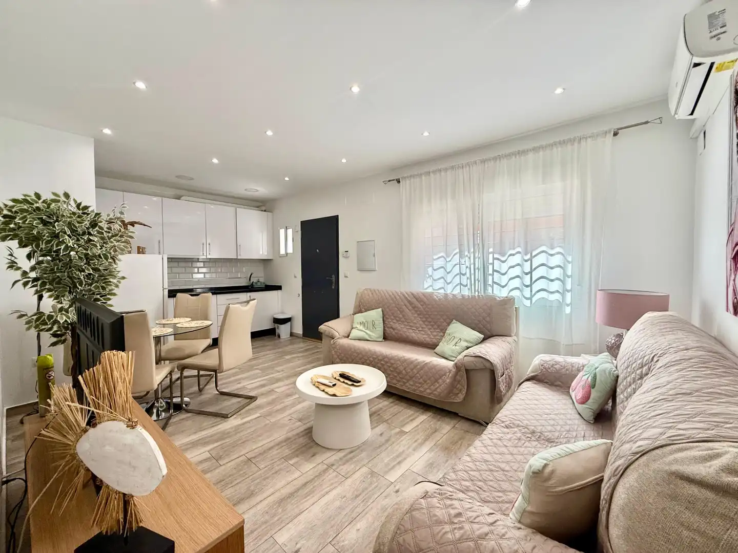 Apartment zum Verkauf in Calle Reyes Católicos 8