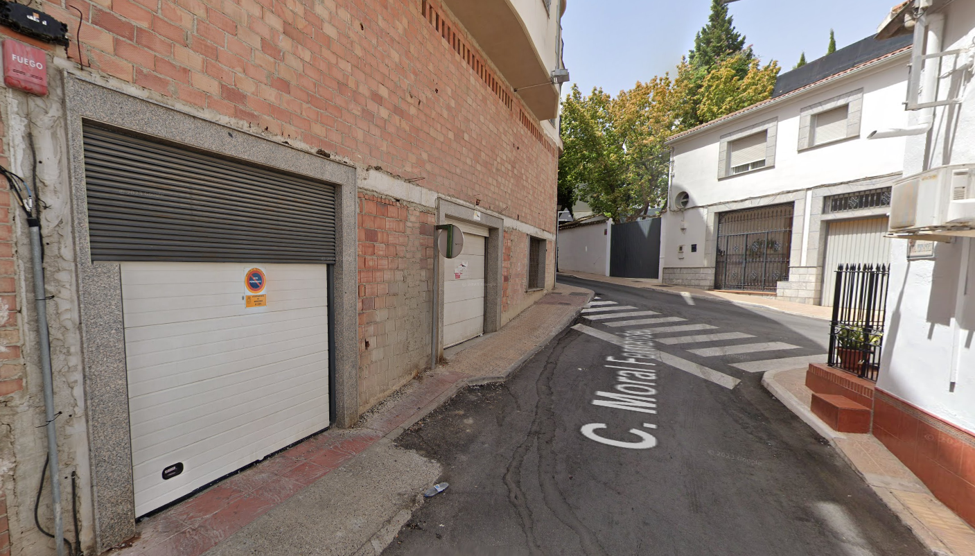 Aparcament de Garatge en venda en Mengíbar amb Alarma