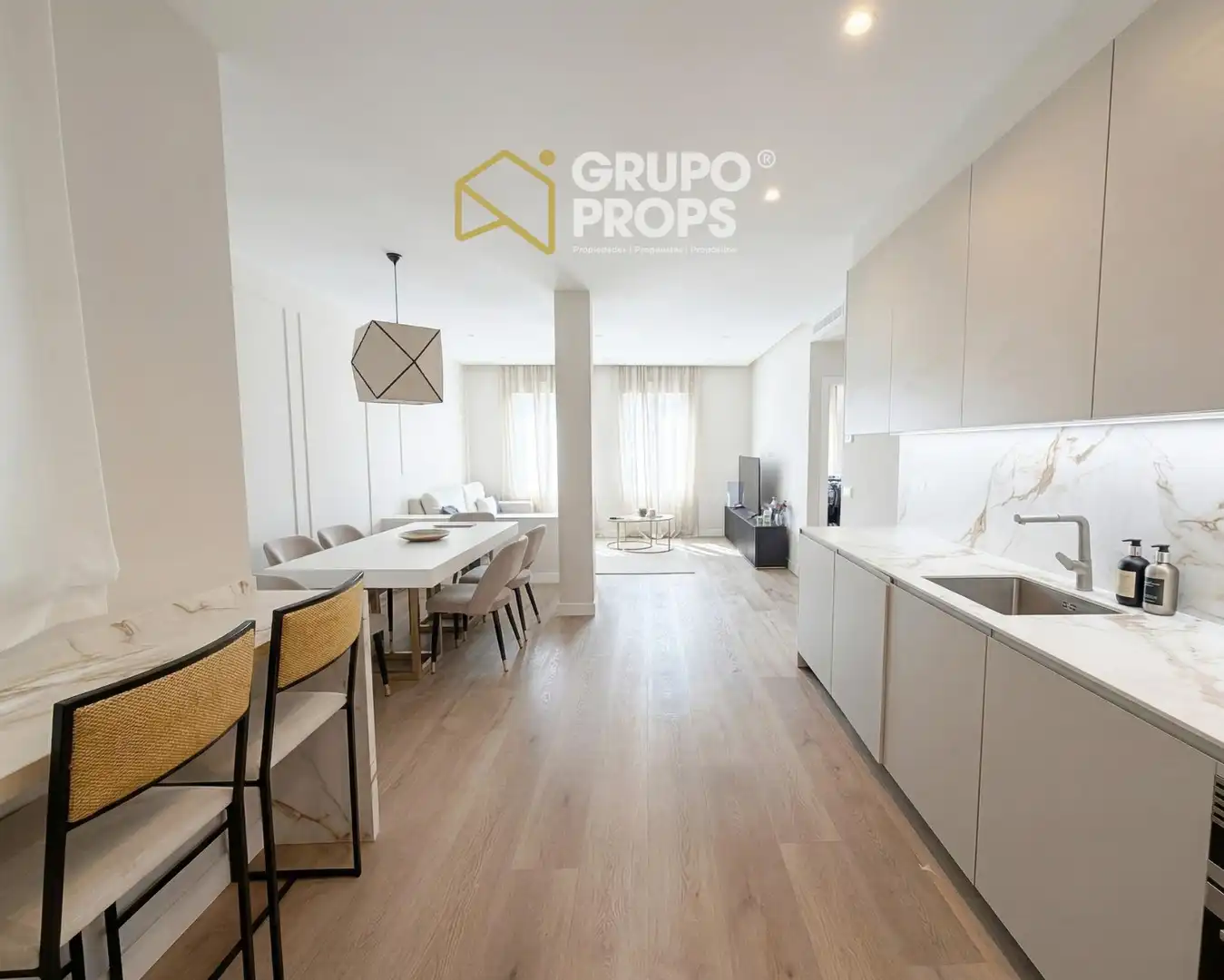Wohnzimmer von Wohnung zum Verkauf in Madrid mit Klimaanlage und Heizung