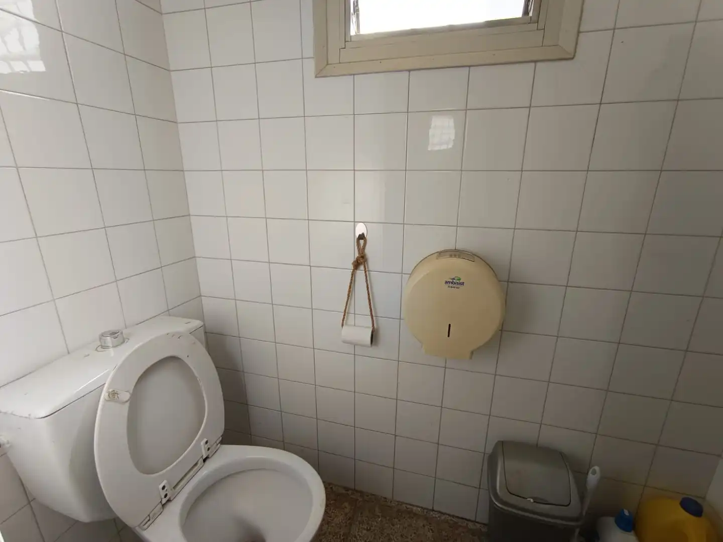 Badezimmer von Geschaftsraum zur Miete in Palamós