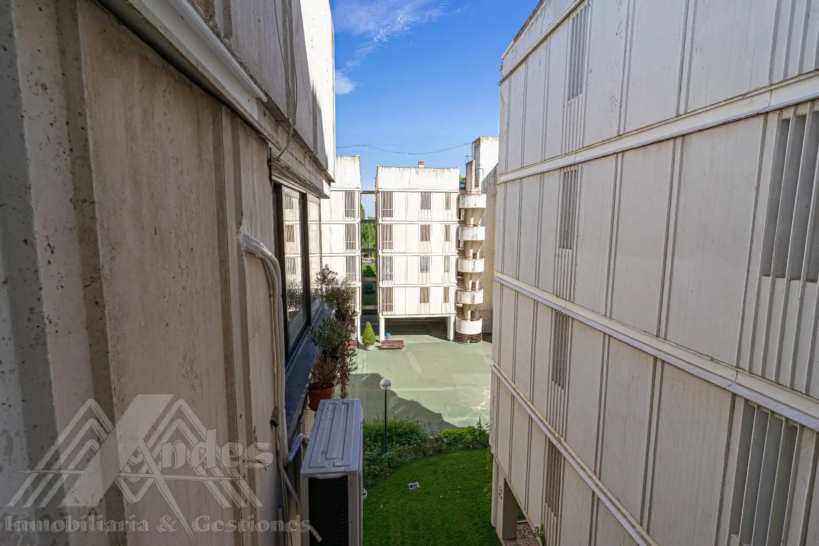 Exterior view of Flat for sale in Majadahonda  with Air Conditioner, Heating and Storage room