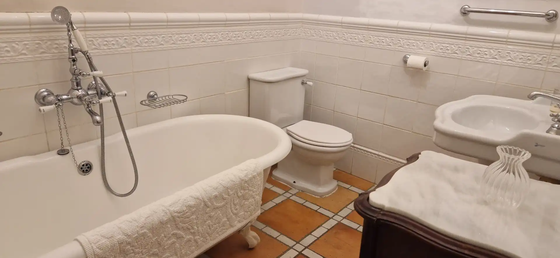 Bathroom of Houses for sale in Granada  with Air Conditioner, Heating and Private garden