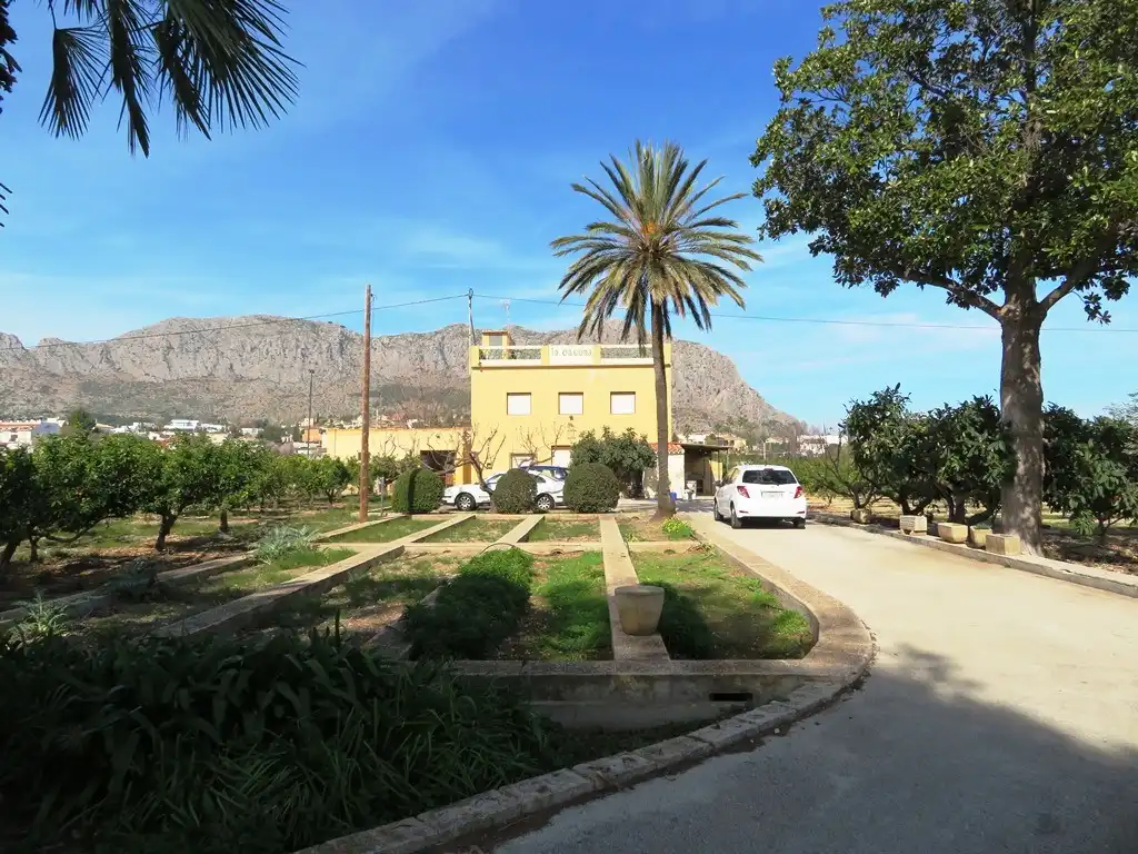 Vista exterior de Casa o xalet en venda en Beniarbeig amb Jardí privat, Terrassa i Traster