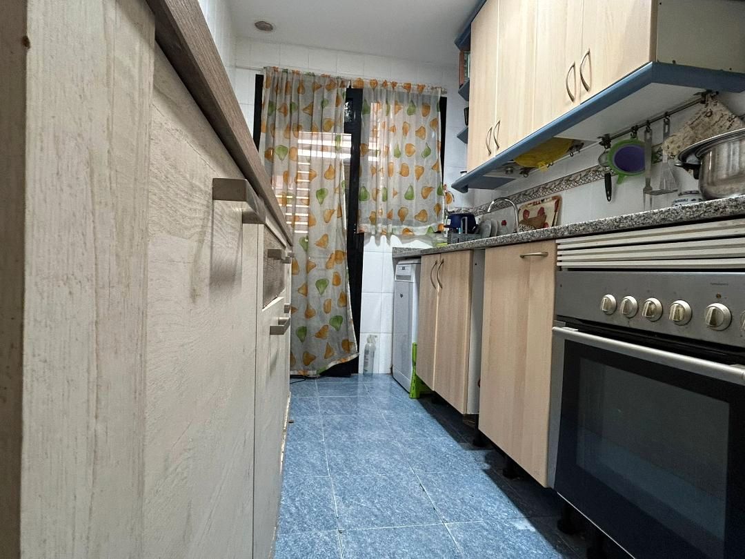 Kitchen of Flat for sale in  Valencia Capital  with Air Conditioner, Terrace and Balcony