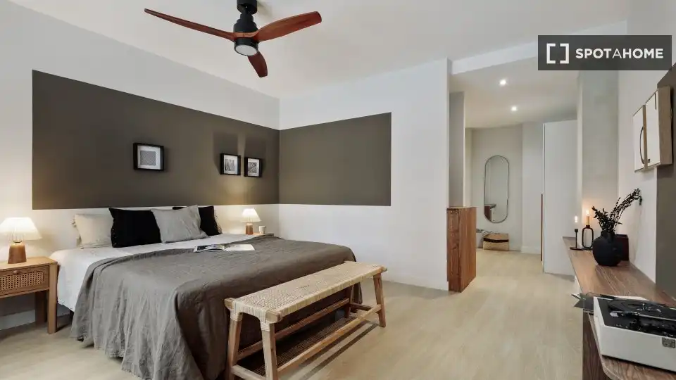 Dormitori de Apartament per a compartir en Barcelona amb Aire condicionat, Terrassa i Moblat