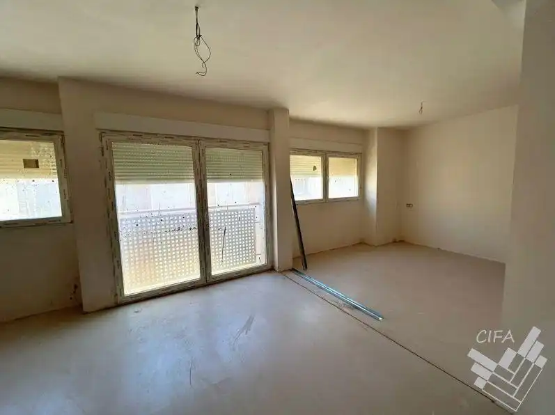 Flat with lift for sale in Calle MONTEJURRA