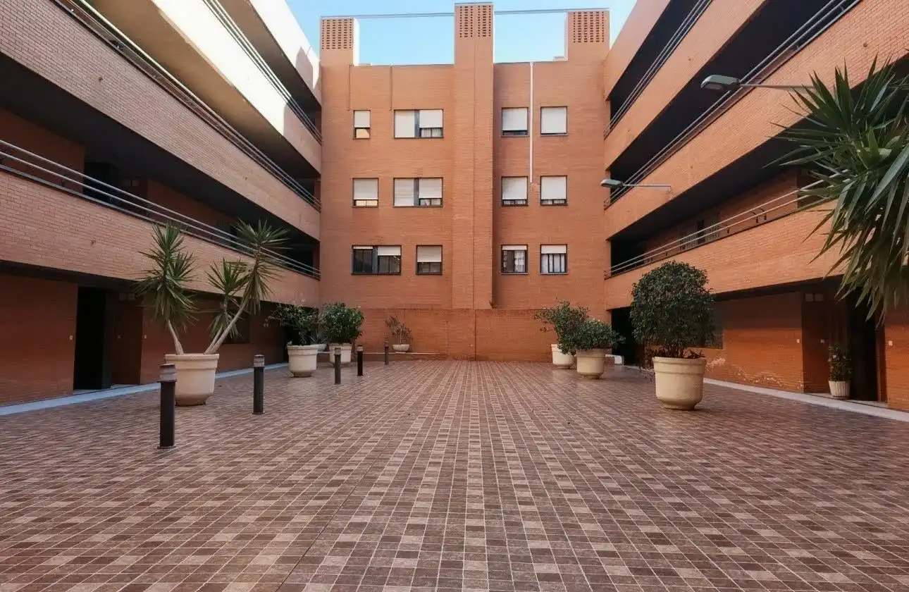 Vista exterior de Piso en venta en Alicante / Alacant con Aire acondicionado, Trastero y Amueblado