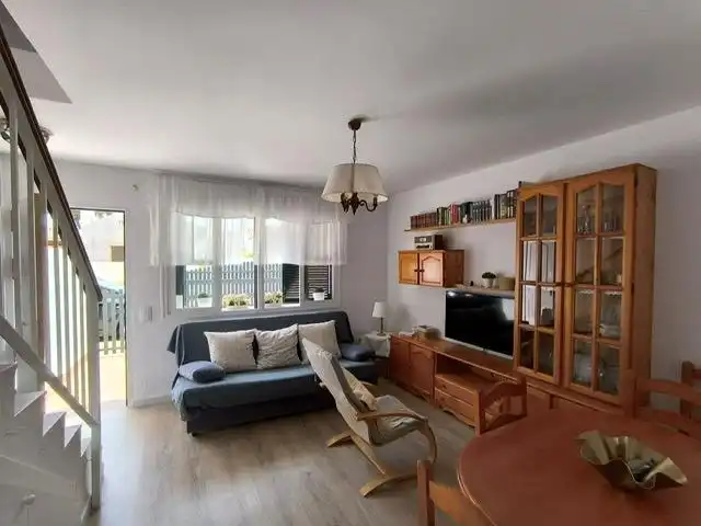 Casa a schiera con piscina in affitto a Calle OSTRA LA, imagen 5