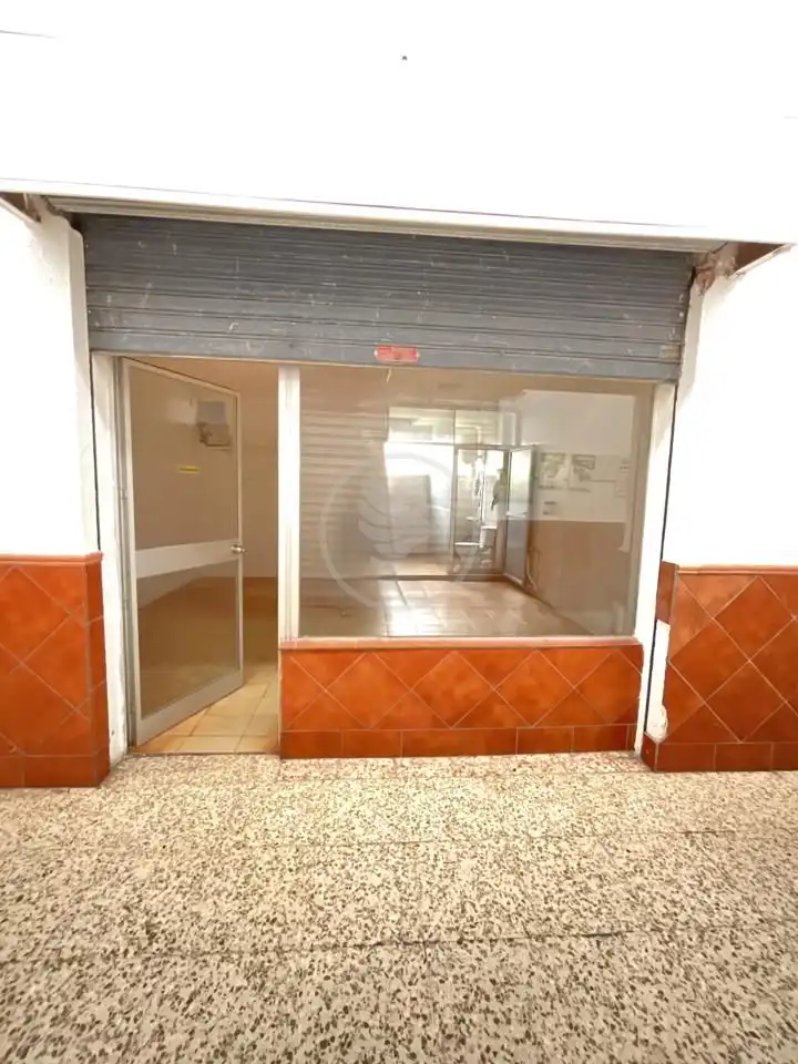 Local en venta en Linares