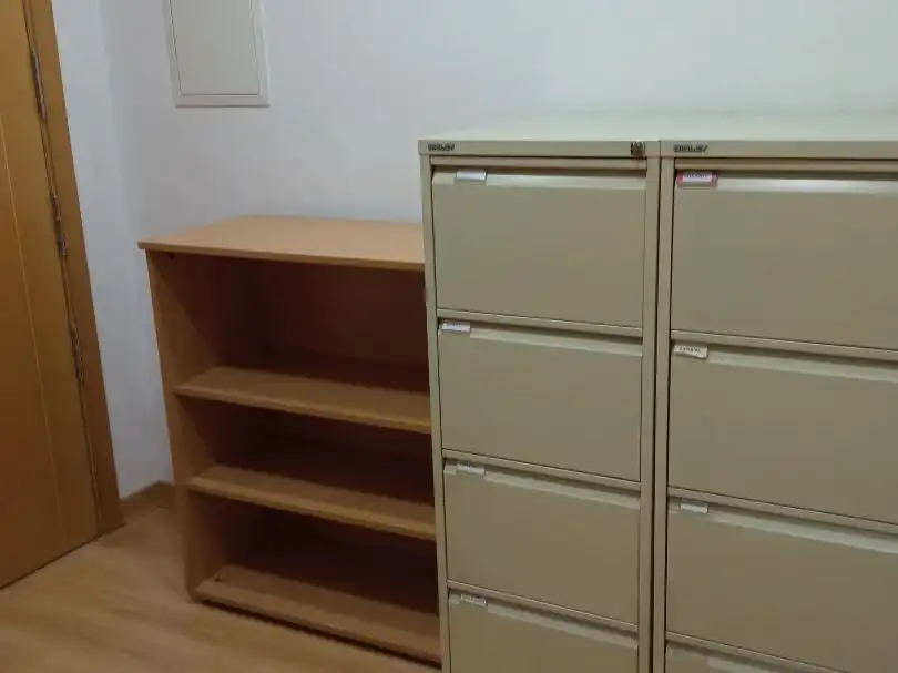 Büro zur Miete in Alcalá de Henares mit Klimaanlage, Heizung und Möbliert