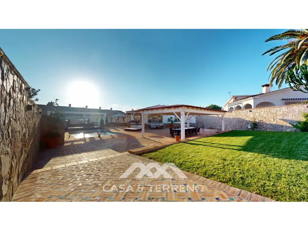 Jardí de Casa o xalet en venda en Vélez-Málaga amb Piscina, Moblat i TV