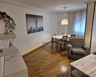 Living room of Flat for sale in Talavera de la Reina  with Air Conditioner, Heating and Parquet flooring