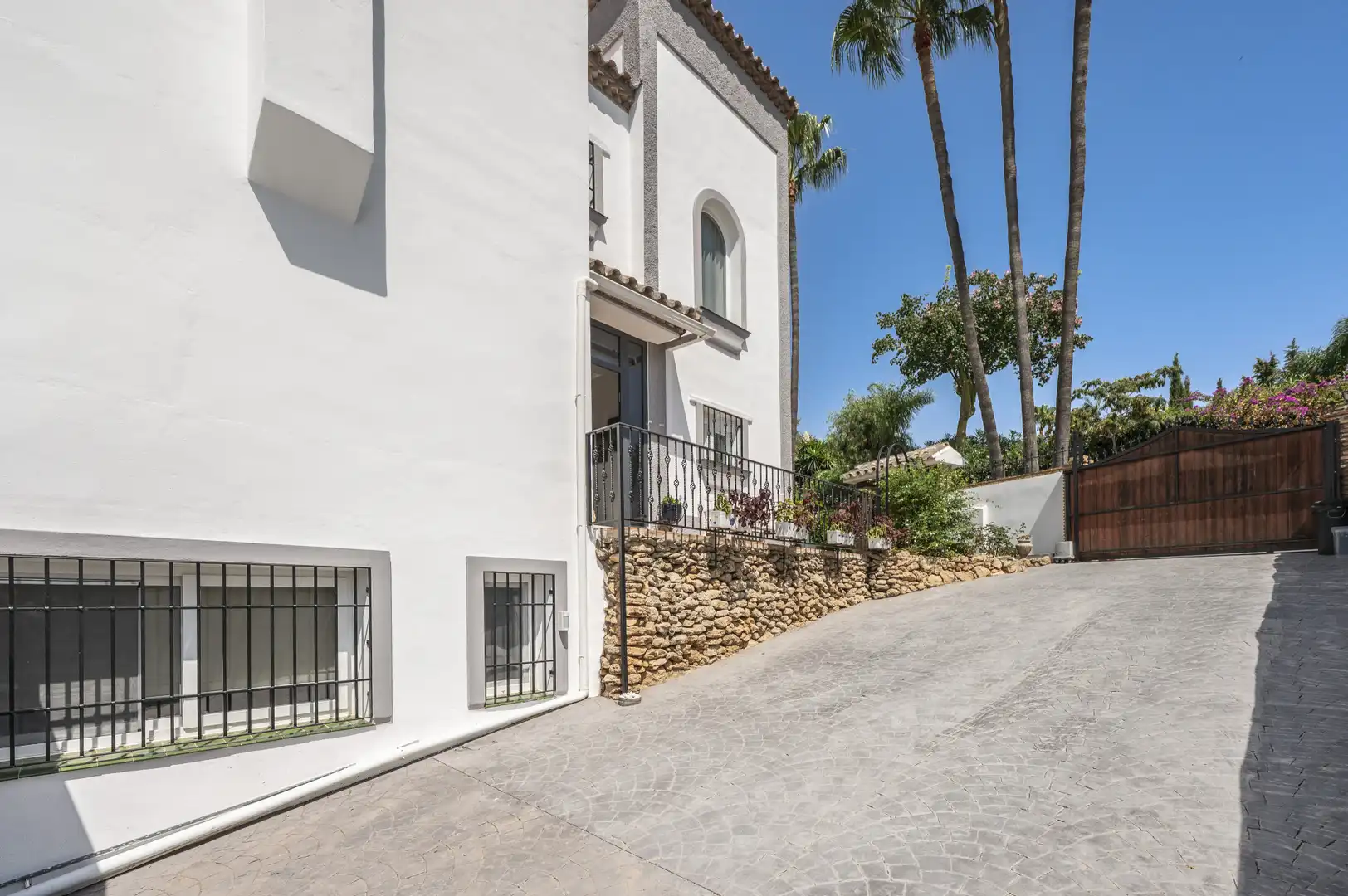 Vista exterior de Casa o chalet en venta en Mijas con Aire acondicionado, Jardín privado y Terraza