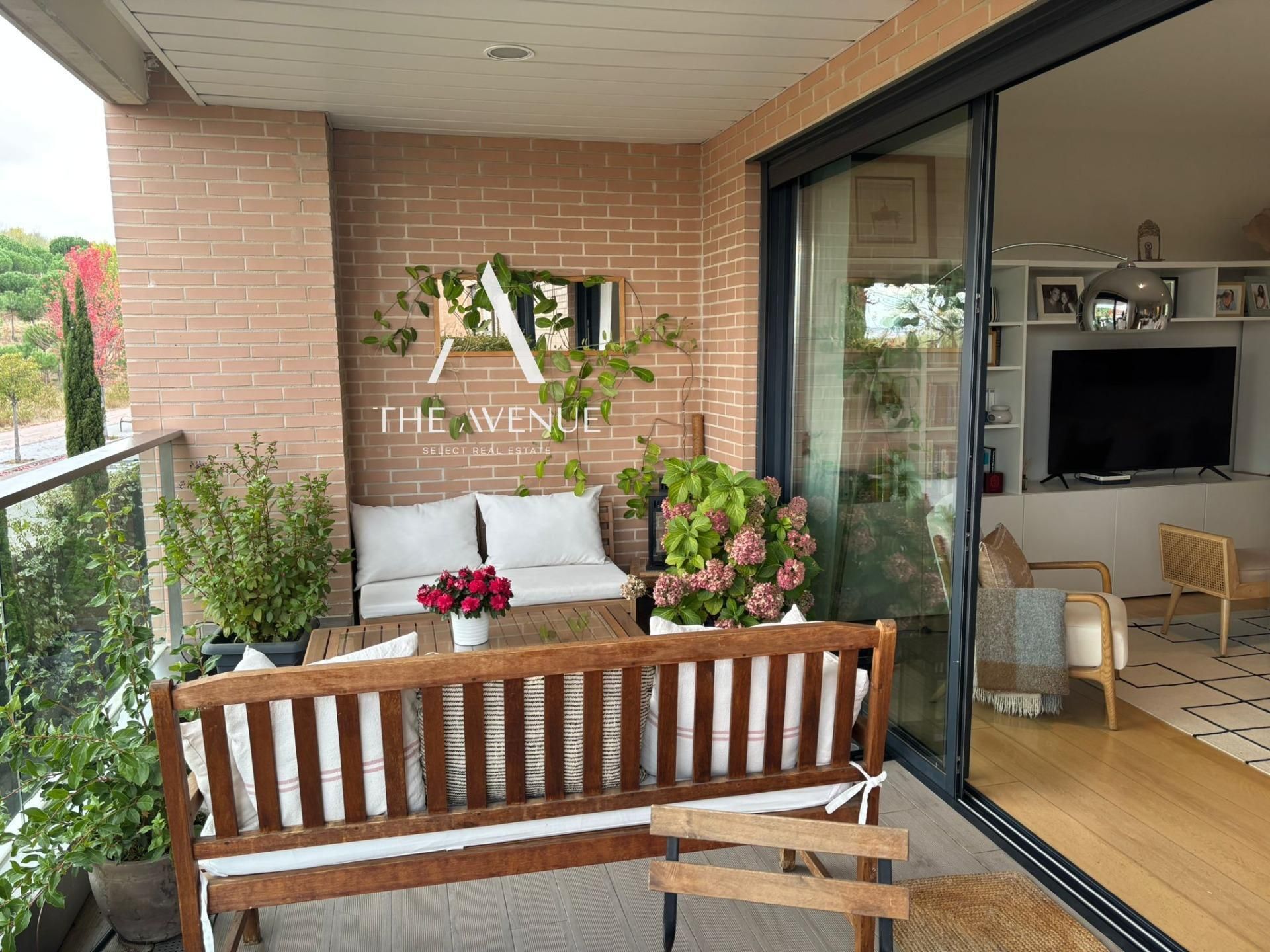 Terrassa de Pis en venda en La Moraleja amb Aire condicionat, Jardí privat i Terrassa