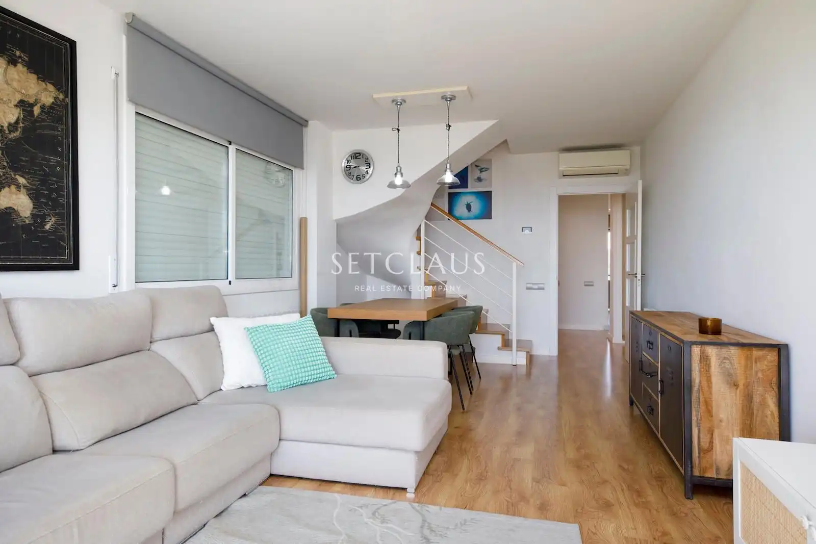 Bedroom of Attic for rent in Tiana  with Air Conditioner, Heating and Parquet flooring
