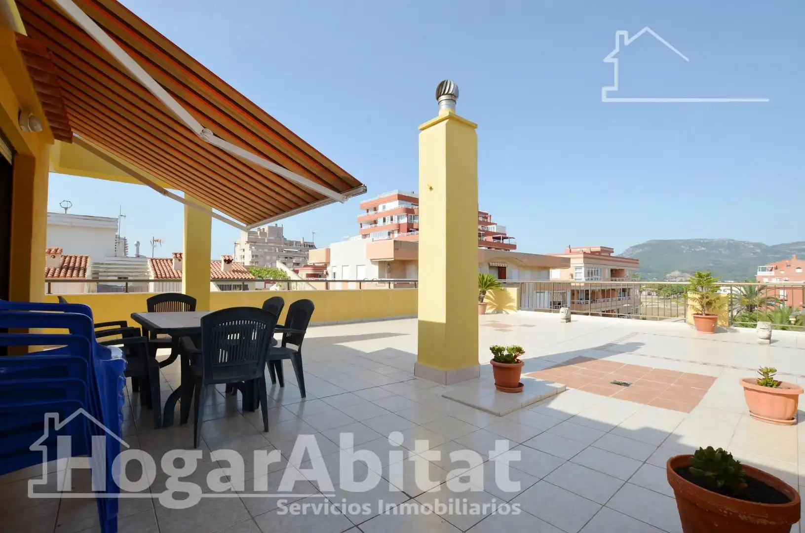 Exterior view of Attic for sale in Tavernes de la Valldigna  with Terrace, Storage room and Furnished