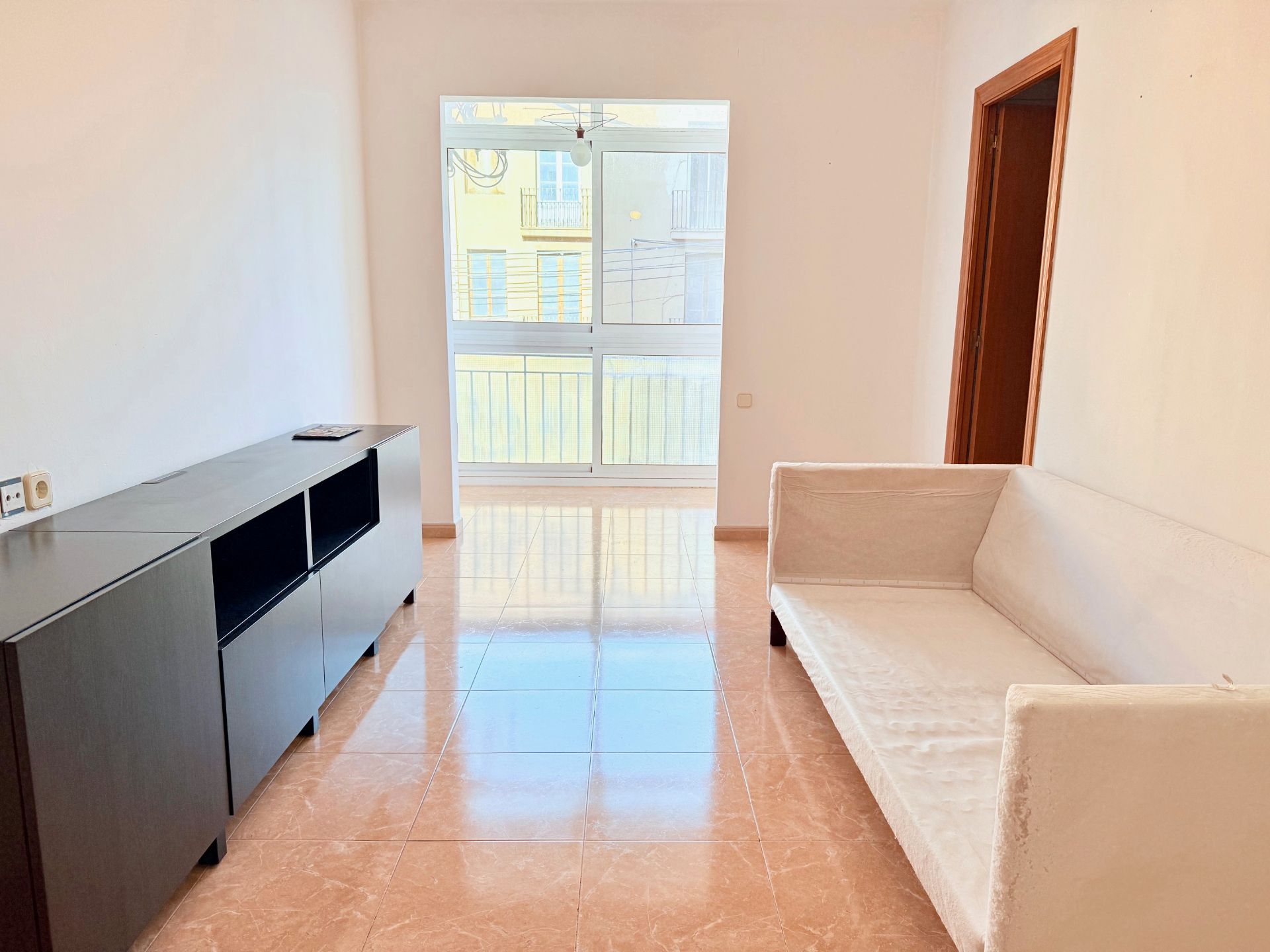 Pis de lloguer a Carrer de Laureà Miró, Centre - Can Nadal