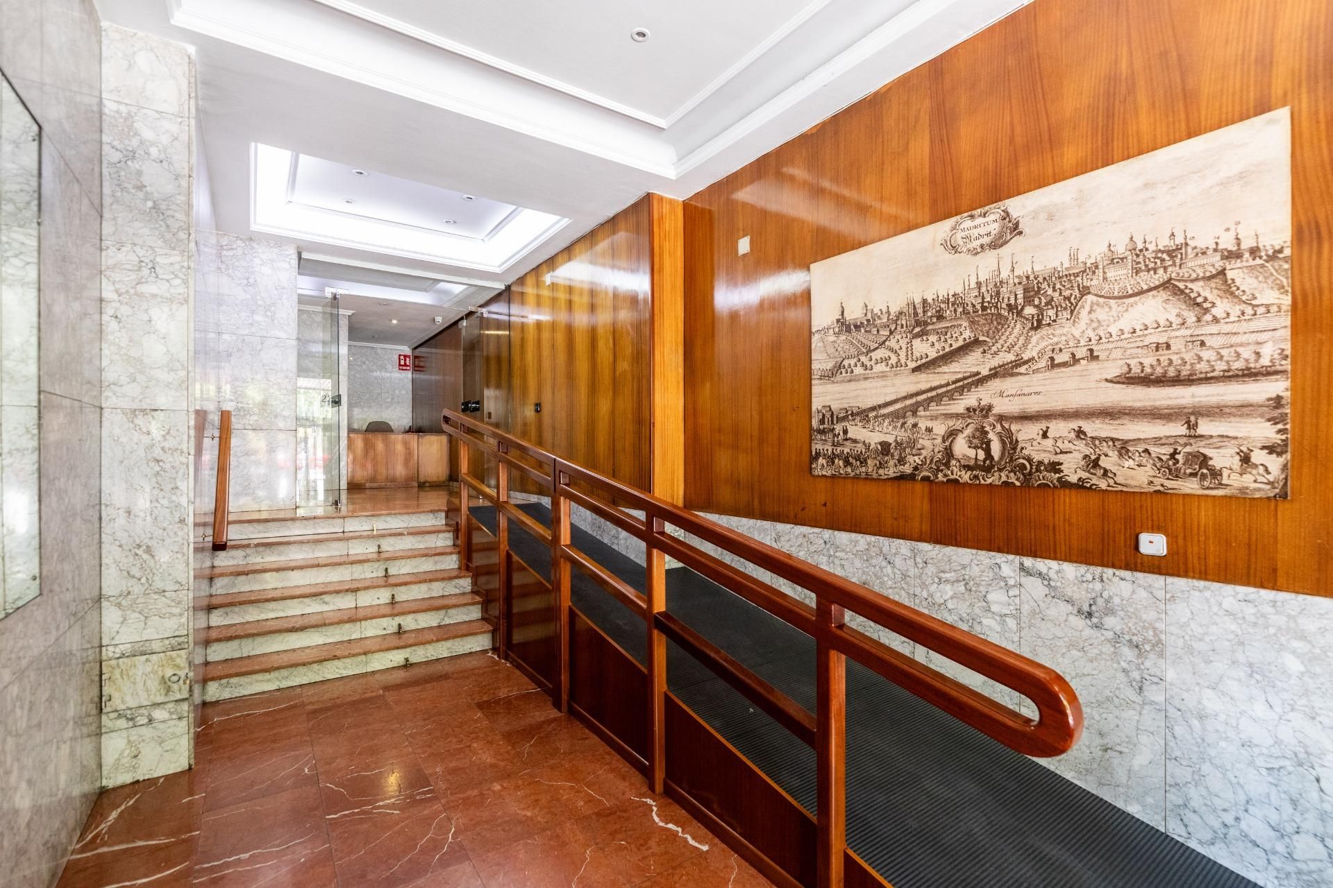 Piso en venta en  Madrid Capital con Calefacción, Terraza y Trastero