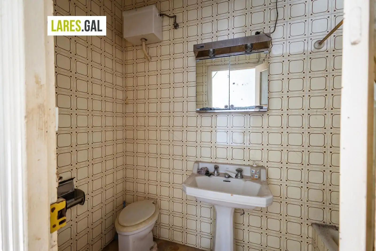 Bany de Casa o xalet en venda en Cangas  amb Terrassa i Traster