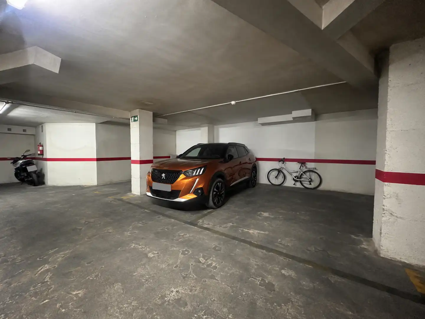 Piso con terraza en venta en Carrer Astúries, imagen 27