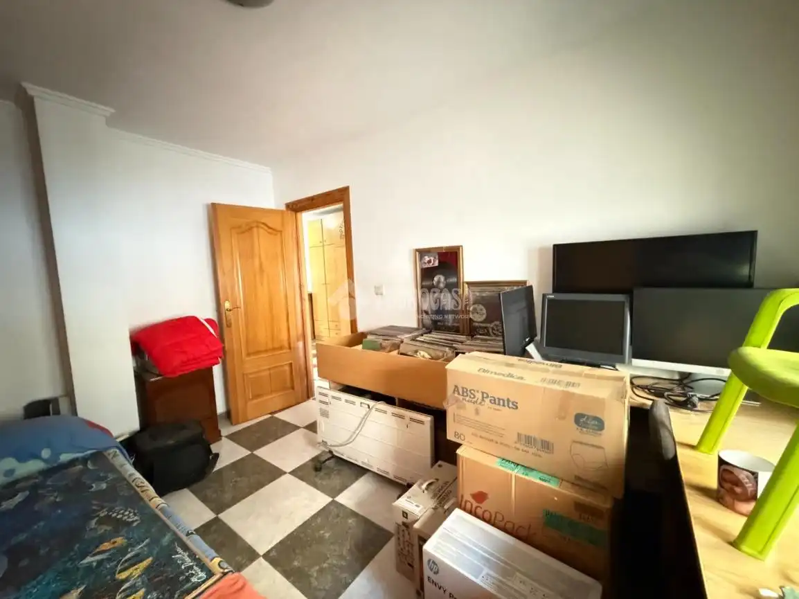 Habitación de Casa adosada en venta en Xirivella con Aire acondicionado