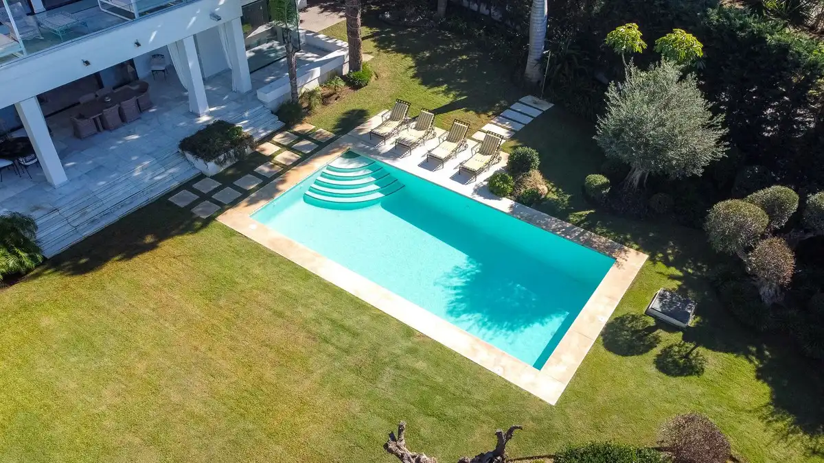 Piscina de Casa o xalet de lloguer en Marbella amb Aire condicionat, Jardí privat i Traster