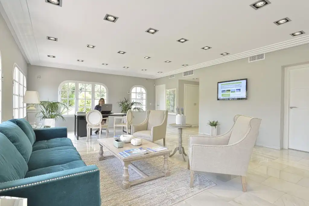 Sala de estar de Oficina en venta en Marbella