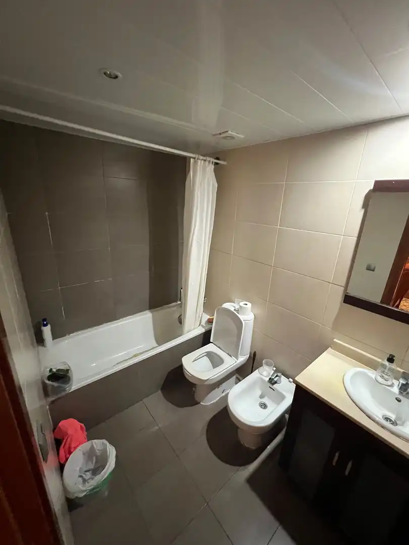 Baño de Dúplex en venta en L'Hospitalet de Llobregat con Terraza