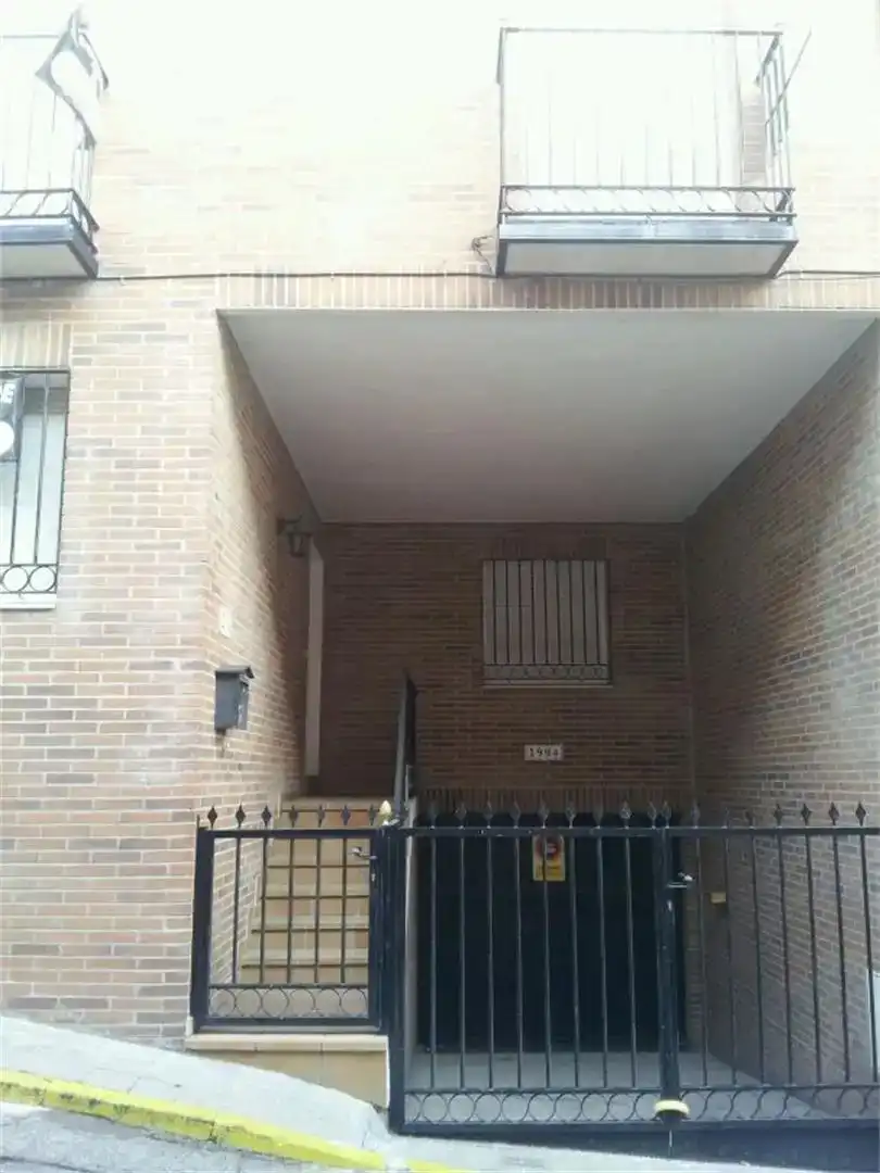 Exterior view of Flat for rent in Moraleja de Enmedio, Madrid