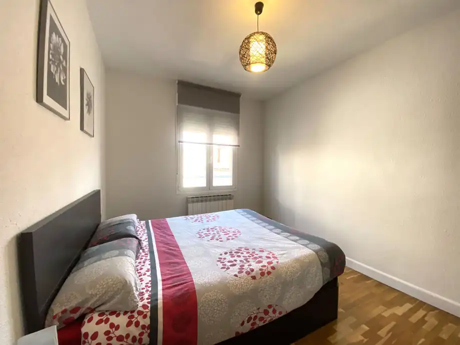 Schlafzimmer von Wohnung zum Verkauf in Vitoria - Gasteiz mit Heizung, Parkett und Abstellraum