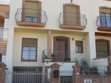 Casa amb jardí en venda a Torredelcampo