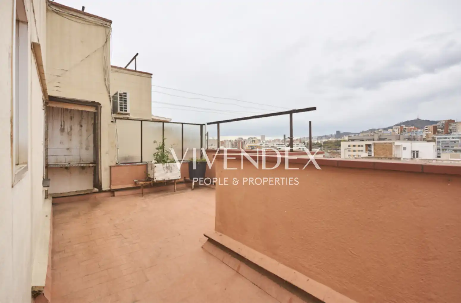 Terraza de Ático en venta en L'Hospitalet de Llobregat con Aire acondicionado, Calefacción y Terraza