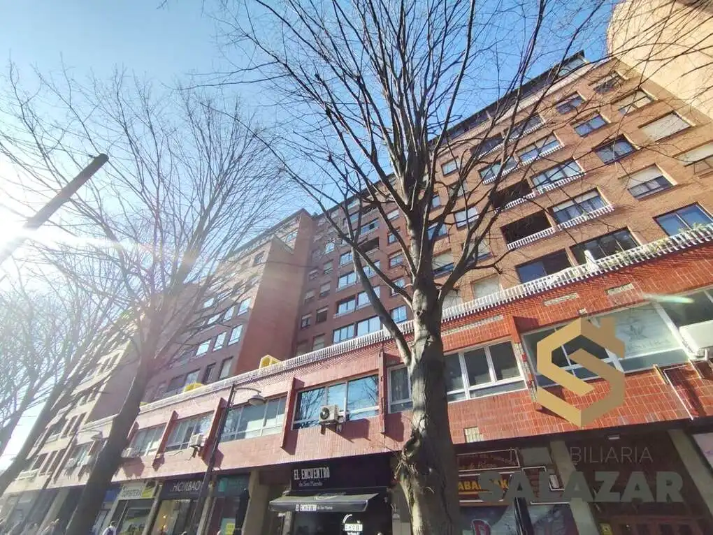 Außenansicht von Wohnung zum Verkauf in Bilbao  mit Heizung