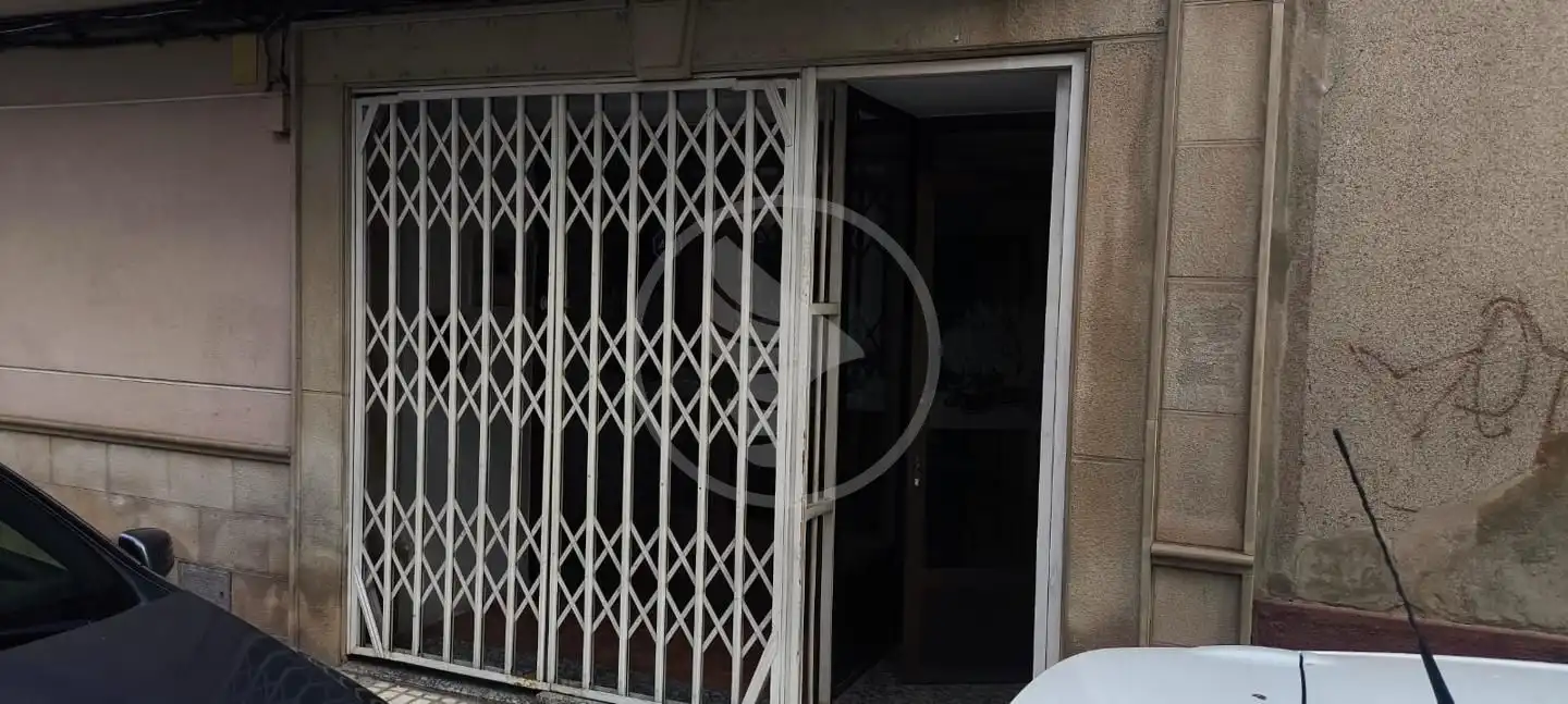 Außenansicht von Geschaftsraum zur Miete in Linares