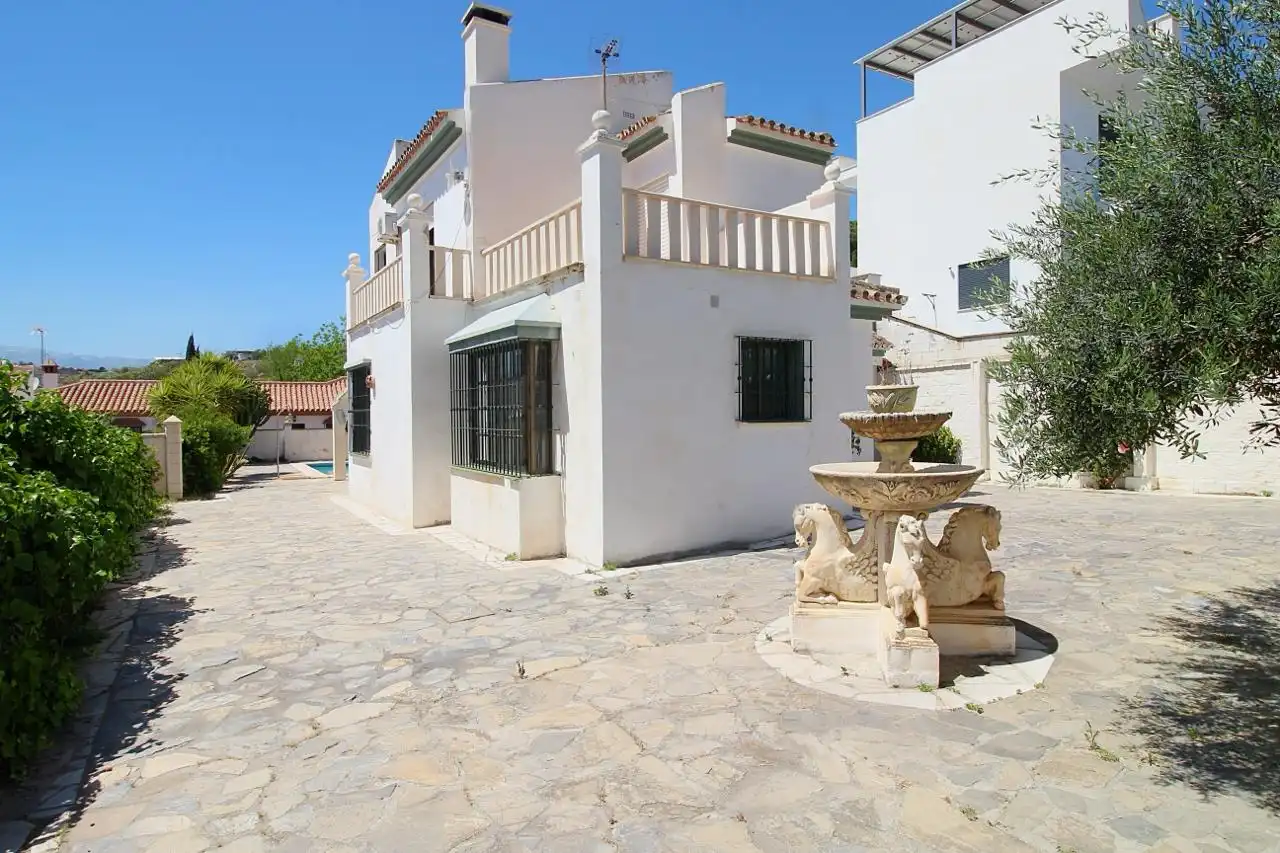 Exterior view of Houses for sale in Coín  with Air Conditioner, Private garden and Terrace