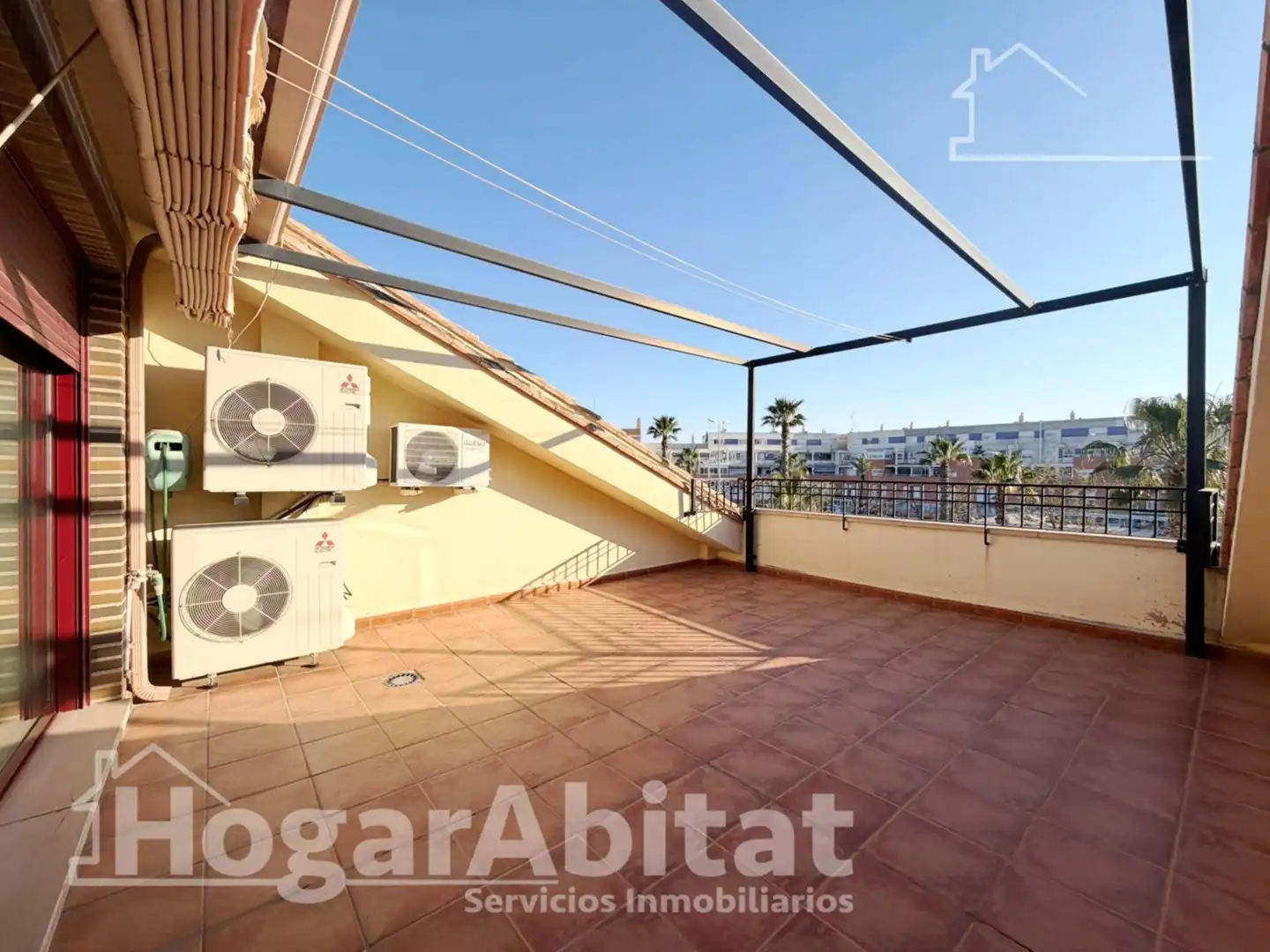 Terrassa de Casa adosada en venda en Sagunto / Sagunt amb Aire condicionat, Jardí privat i Terrassa