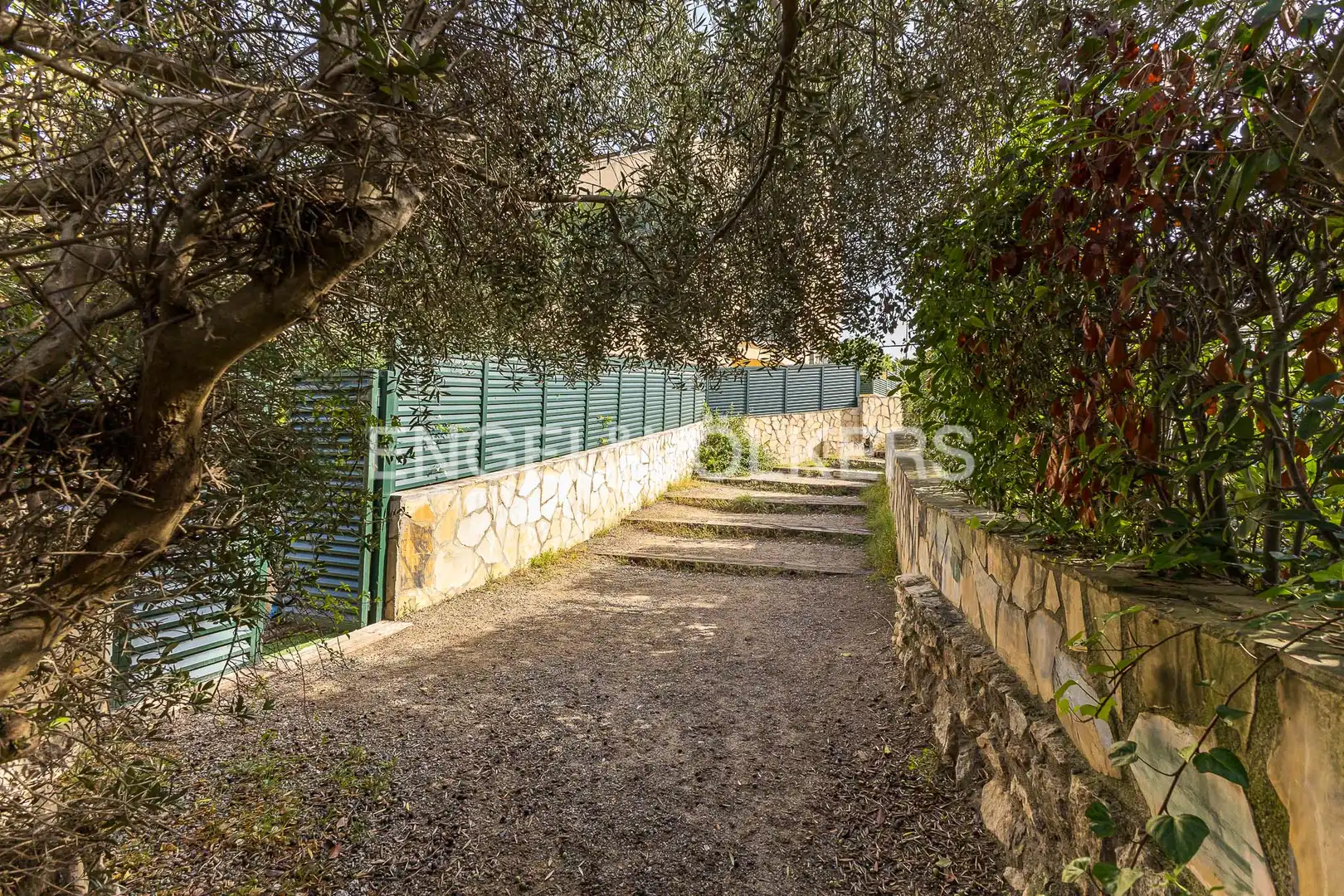Vista exterior de Dúplex en venda en Torredembarra amb Aire condicionat, Calefacció i Jardí privat