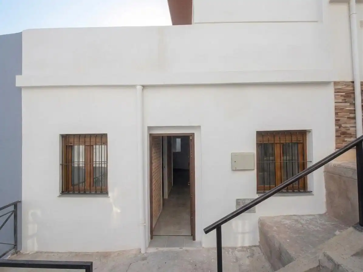 Vista exterior de Casa adosada en venta en Sagunto / Sagunt con Terraza