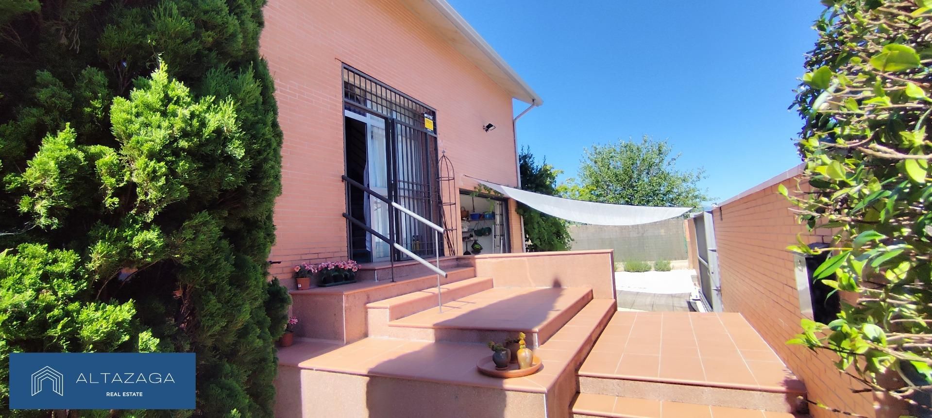 Exterior view of House or chalet for sale in Valdetorres de Jarama  with Air Conditioner, Heating and Private garden