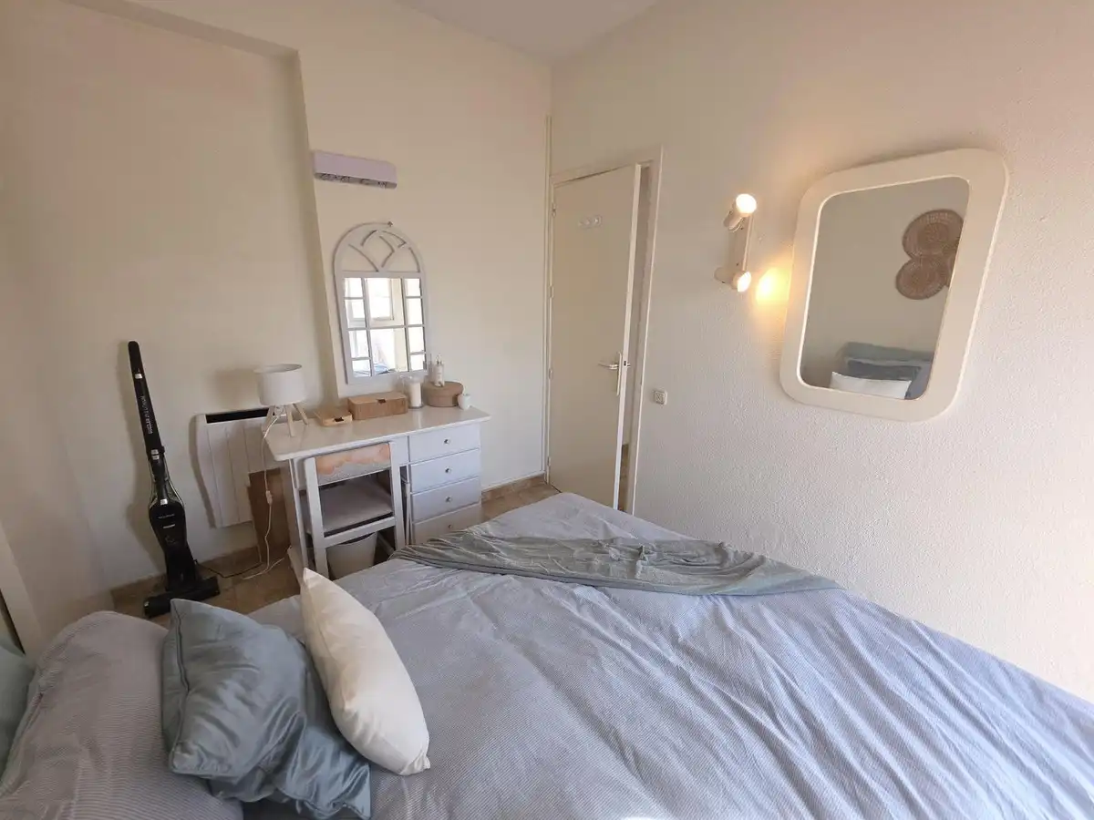 Habitación de Apartamento en venta en Fuengirola con Terraza y Amueblado
