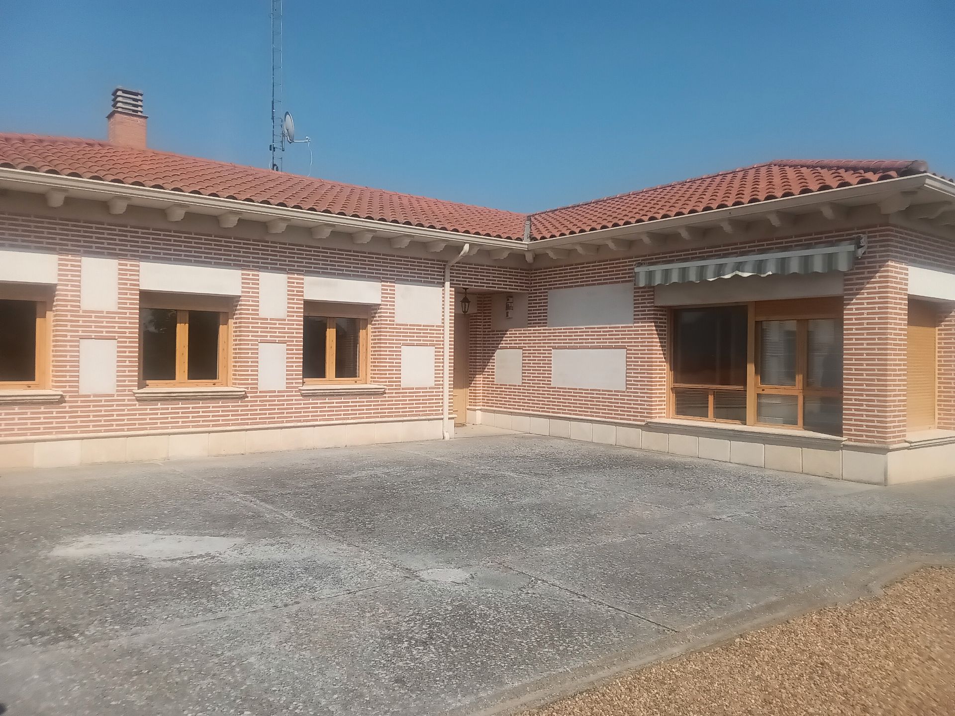 Exterior view of House or chalet for sale in Marzales  with Heating, Private garden and Terrace