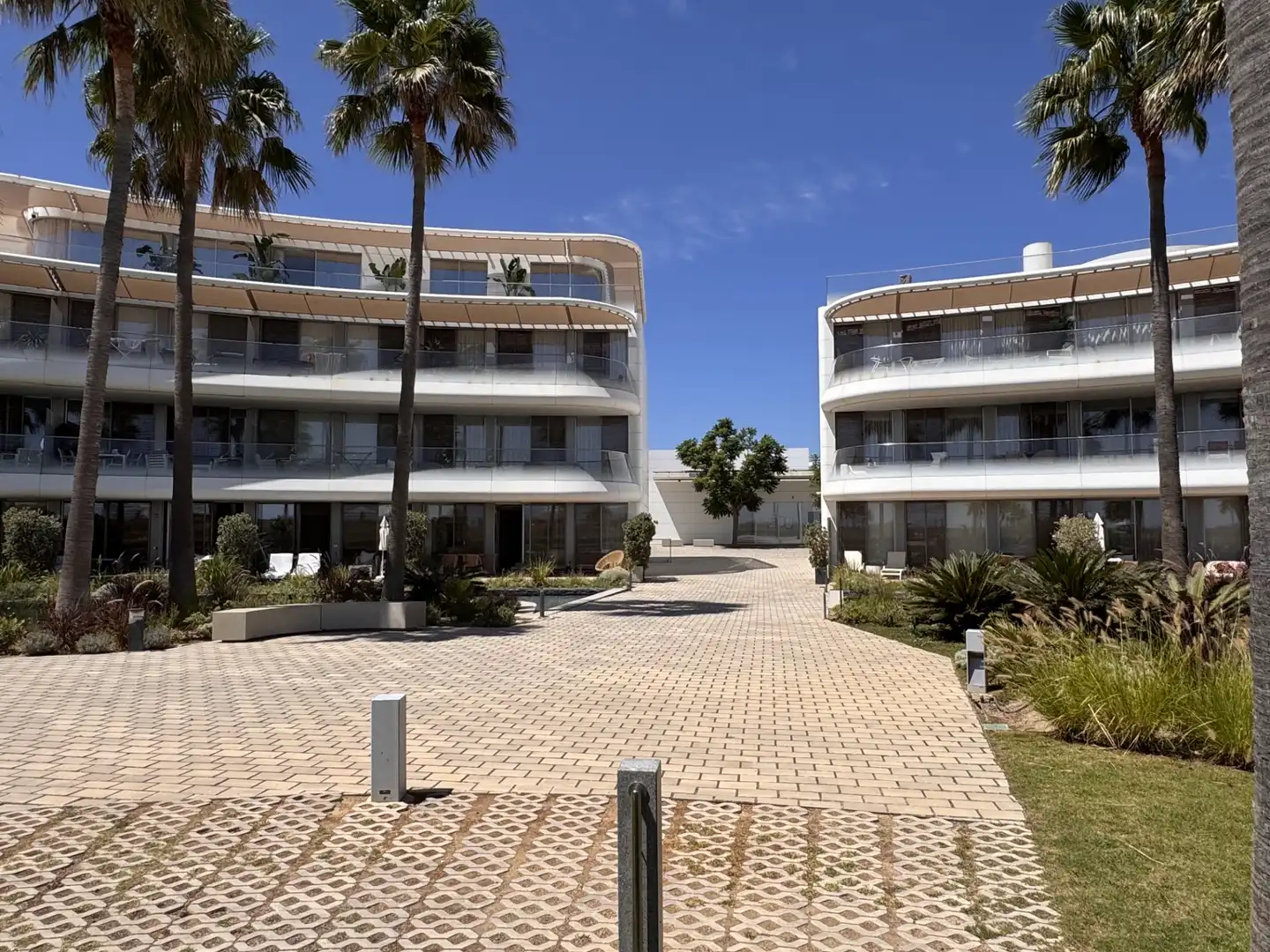 Vista exterior de Planta baja en venta en Estepona con Aire acondicionado, Terraza y Piscina