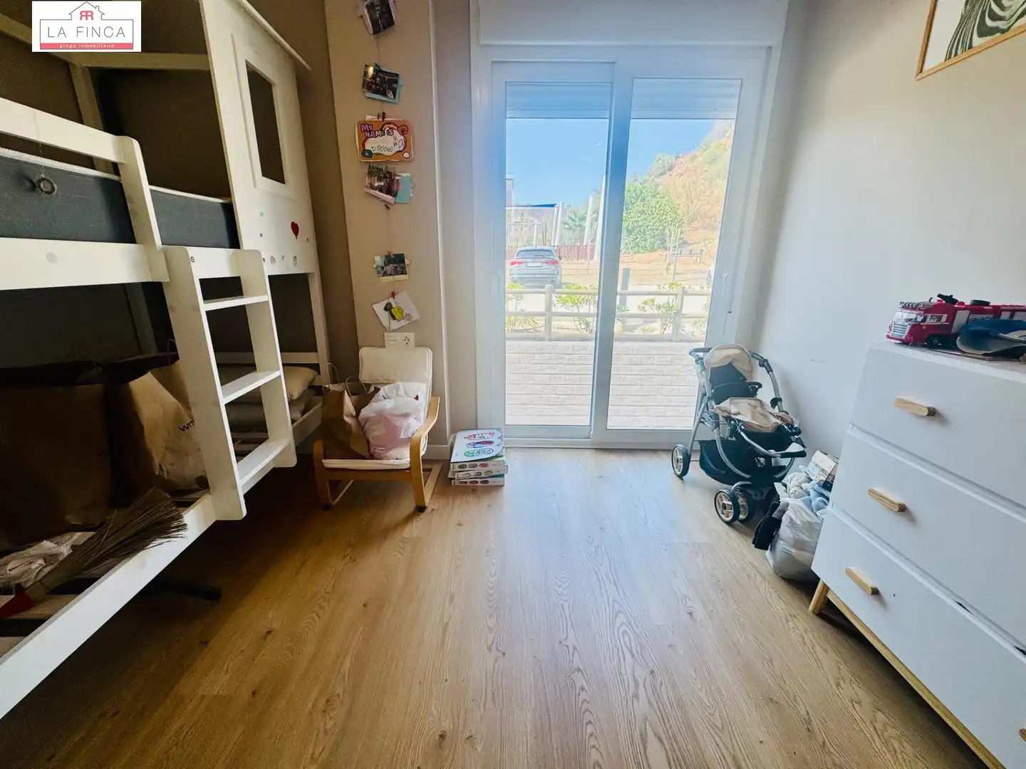 Dormitori de Planta baixa en venda en Málaga amb Aire condicionat, Jardí privat i Terrassa