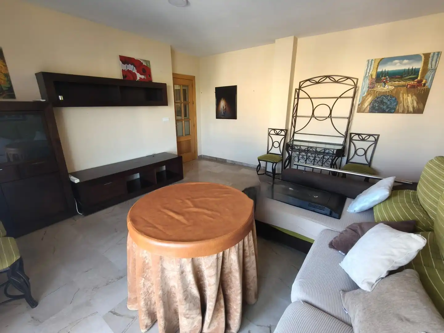 Living room of Flat for rent in Armilla  with Air Conditioner, Furnished and Oven