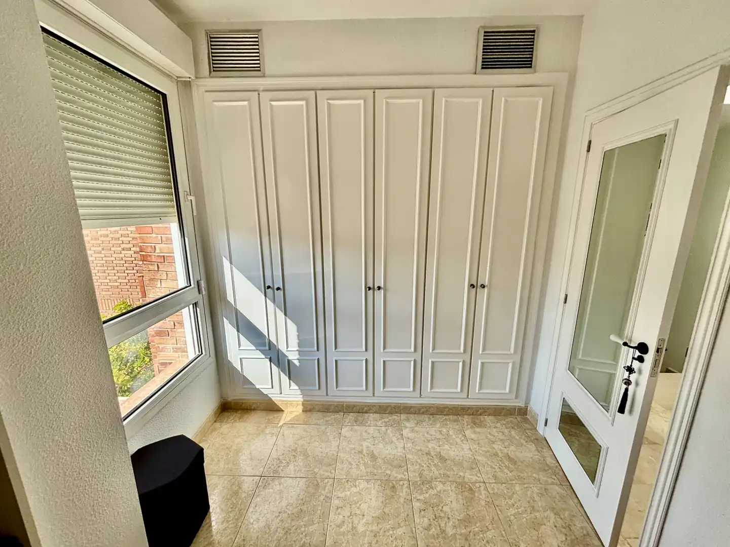 Habitación de Casa adosada en venta en Sant Joan d'Alacant con Aire acondicionado, Calefacción y Jardín privado