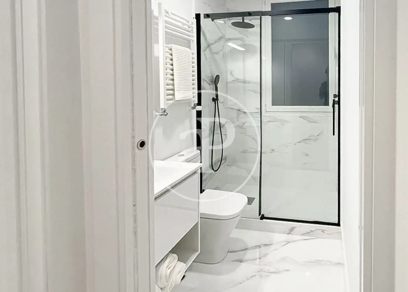 Badezimmer von Wohnung zum Verkauf in Madrid mit Klimaanlage, Heizung und Möbliert