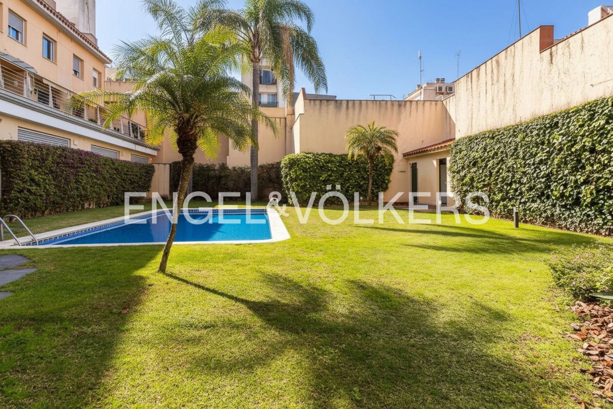 Vista exterior de Dúplex en venta en Mataró con Aire acondicionado, Calefacción y Jardín privado